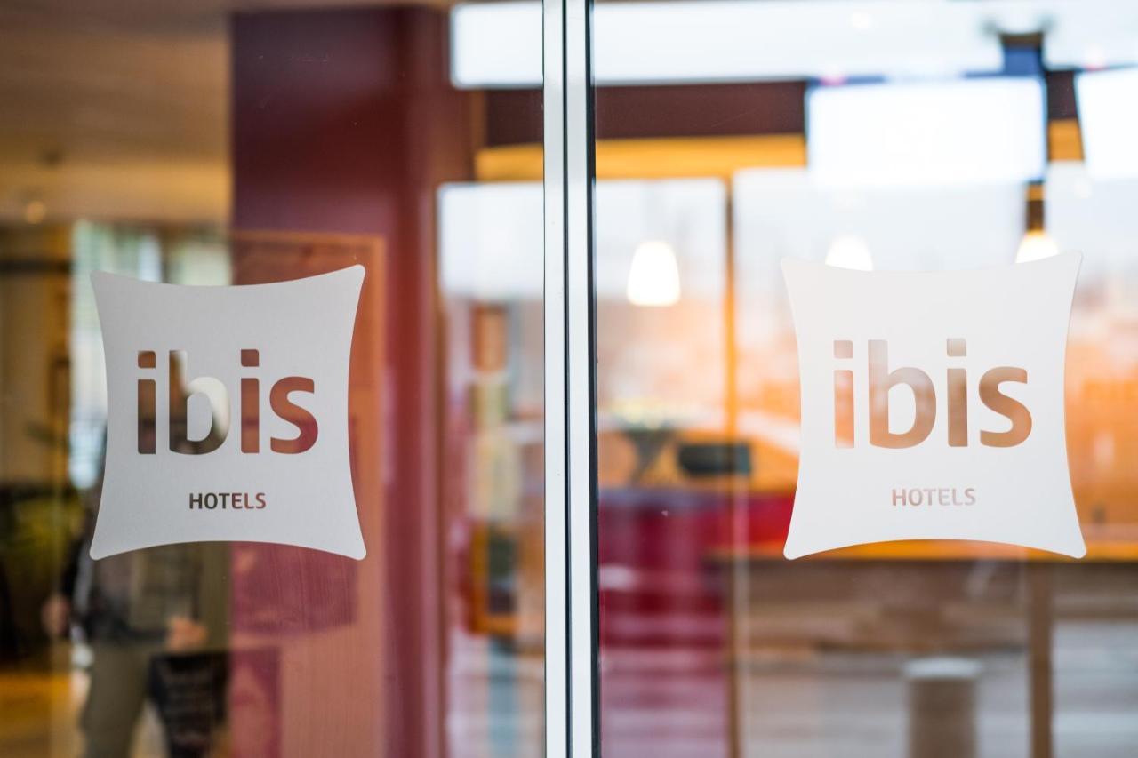 Ibis Mons Centre Gare Hotel Exterior photo